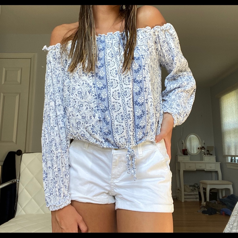 Hollister off the shoulder top!